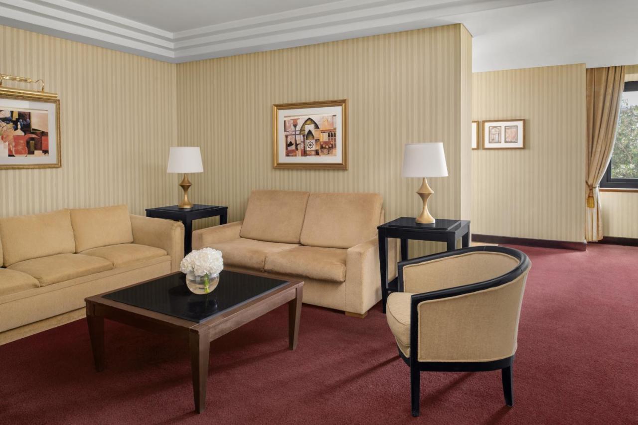 利雅得洲际酒店 利雅德 外观 照片 A suite at the InterContinental Vienna