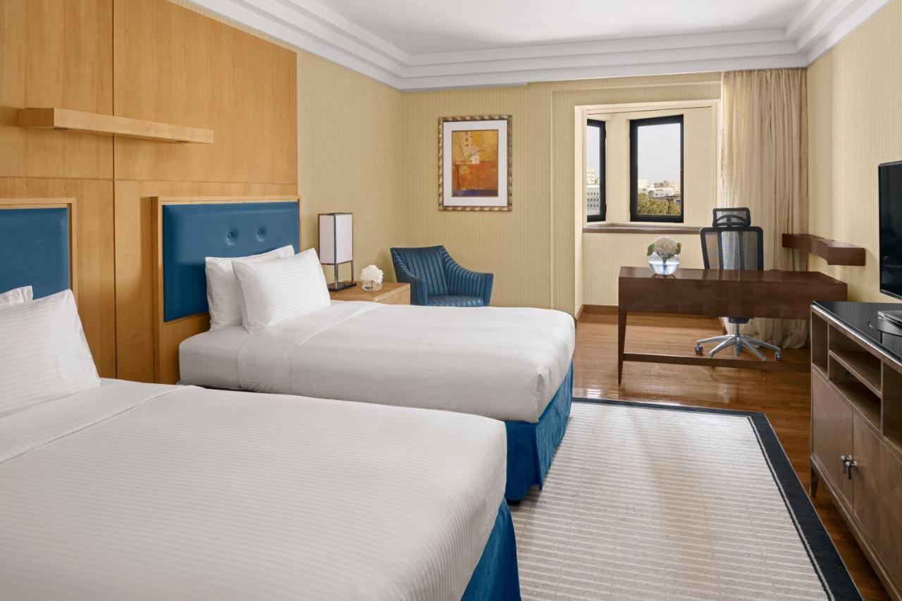 利雅得洲际酒店 利雅德 外观 照片 A room at the hotel
