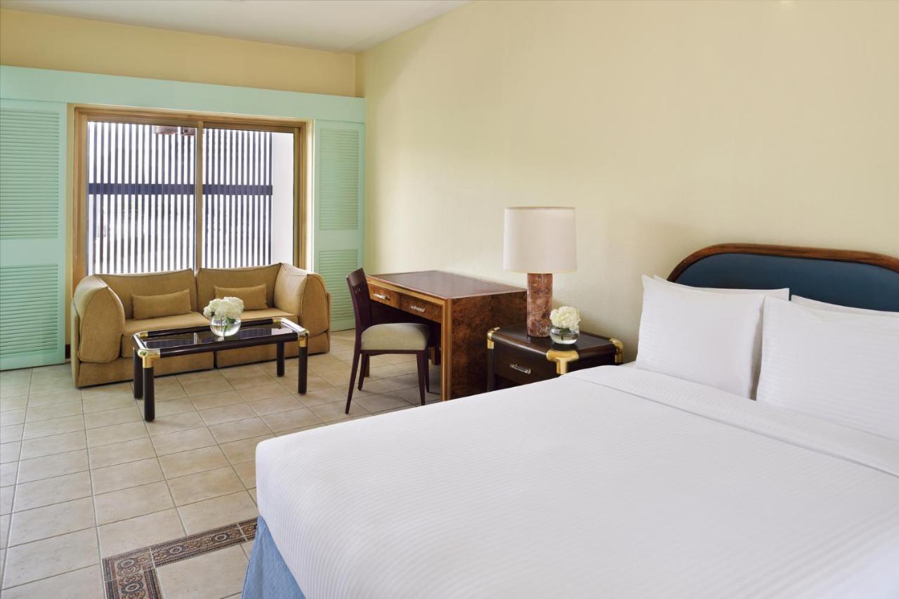 利雅得洲际酒店 利雅德 外观 照片 A room at the hotel